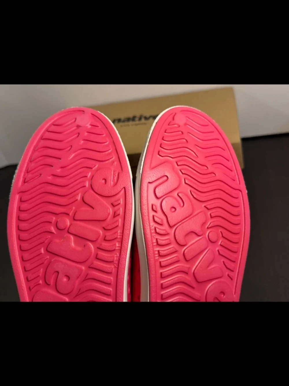 Native Jefferson Shoes Hollywood Pink/Shell White Big Kids US J6/EU 38.5
